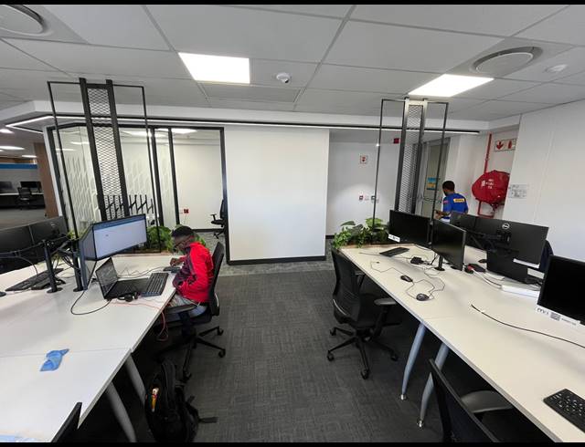 1,753M² OFFICE TO LET IN CENTURY CITY